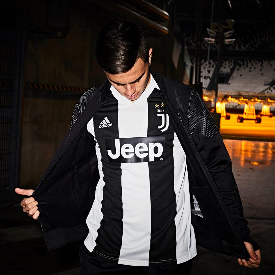 Dybala com a camisa da Juventus 2018-2019