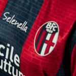 Bologna apresenta camisa para temporada 2021-2022; veja fotos e vídeo