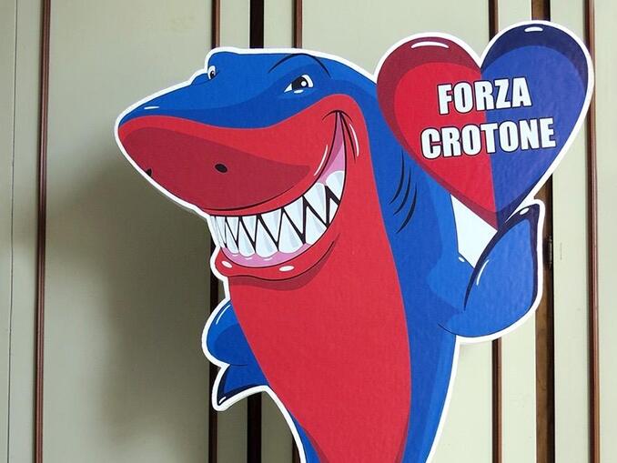 mascotes do campeonato italiano - crotone tubarão