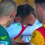 No campeonato italiano Serie B, jogador chora após discussão: ‘o que minha mãe tem a ver?’