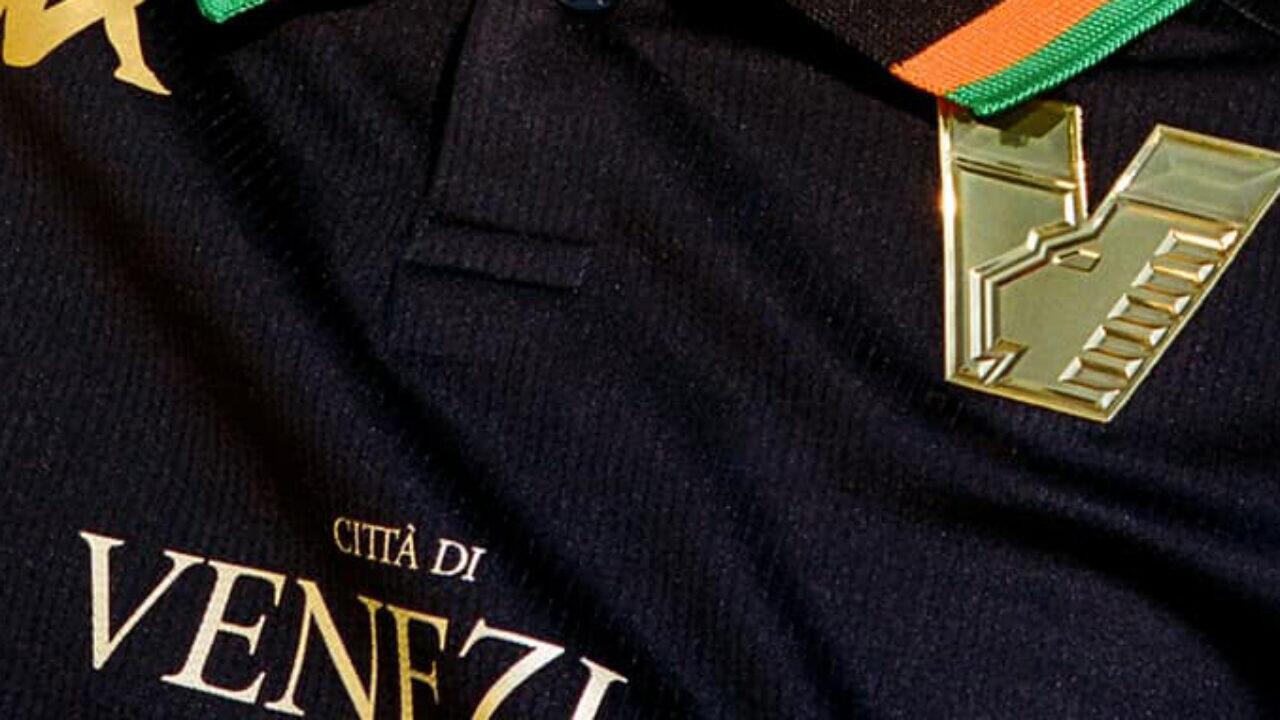 Com novo escudo, Venezia apresenta linda camisa para próxima temporada -  MKT Esportivo