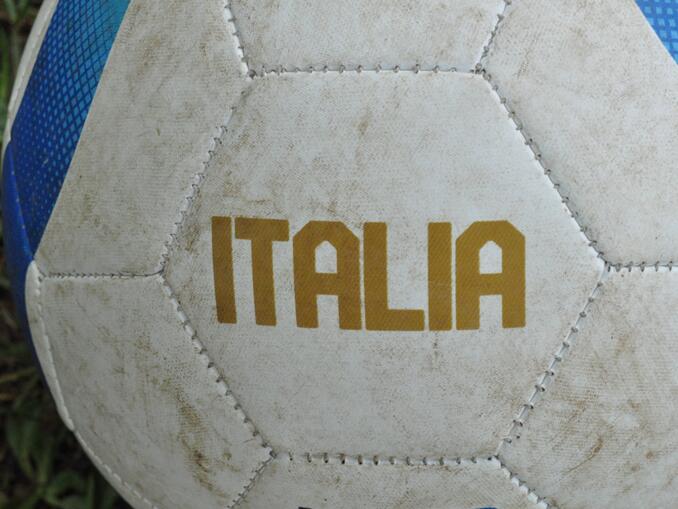 Glórias e traumas -- a história da seleção italiana após o tetra em 2006