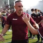 Franck Ribéry se aposenta na Salernitana, que prepara festa e cargo no clube