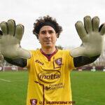 Salernitana apresenta o goleiro Guillermo Ochoa, o primeiro ‘legado da Copa’