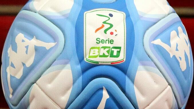 Kombat Ball 2023-2024 - bola oficial campeonato italiano serie b 2023-2024