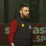Roma confirma De Rossi no cargo de treinador para próxima temporada